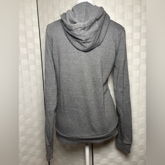 Volcom zip-up - Picture 2 of 3